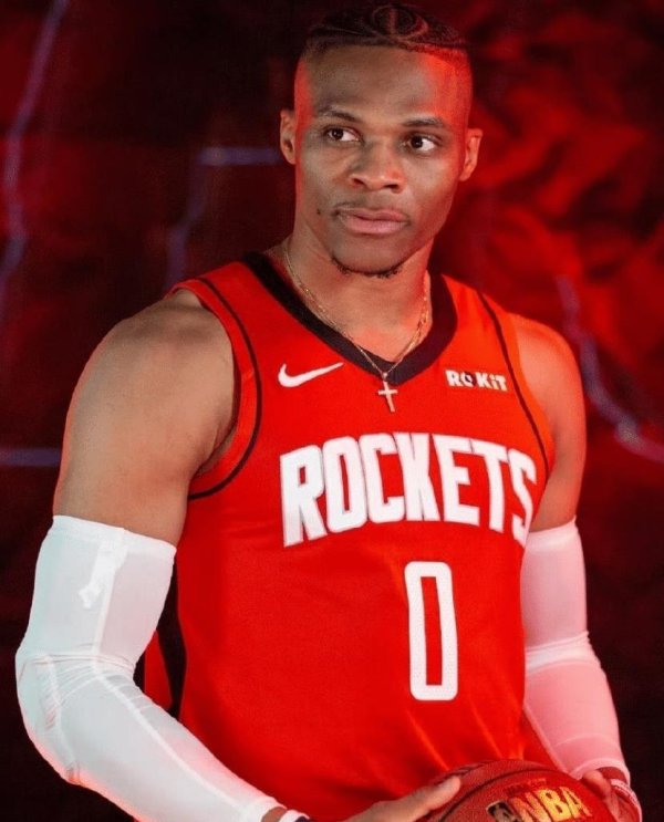 优配物料 火箭的豪赌：范弗利特报销，薪资锁死，底薪威少成答案？